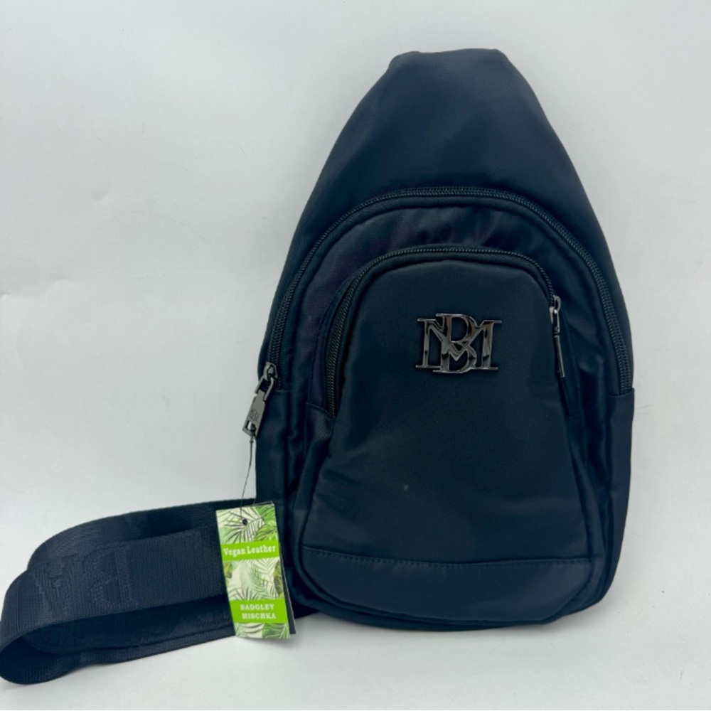 BADGLEY MISCHKA BLACK SLING BAG
(171)